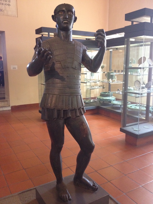 Une des très belles œuvres visibles au musée du Vatican est le Mars de Todi. Ce guerrier de bronze datant du Vème siècle avant Jesus Christ est dans un état de conservation remarquable