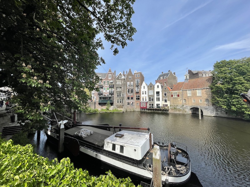 Vue sur les maisons typiques du port de Delfshaven à Rotterdam.