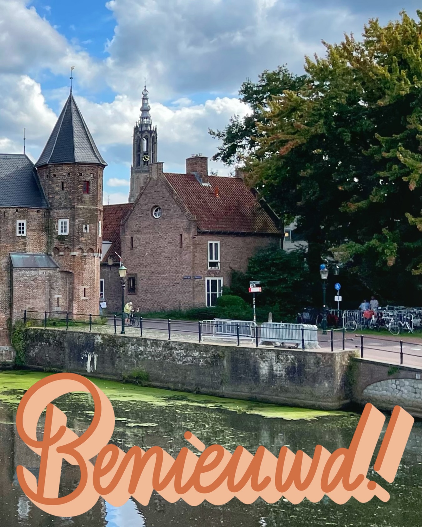 On viendra te voir à Amsterdam ❌ 1/3

Si je me suis lancée dans cette aventure de Travel Planner spécialisé sur les Pays-Bas, c’est notamment dû aux réflexions que j’ai eu de la part de certaines de mes connaissances ou amis lors de mon départ :

🏠 C’est top, on viendra te voir à Amsterdam 🚬 Tu vas ouvrir un coffee shop ? (c’était une boutade bien sûr) 🌷 On viendra te voir au printemps, on ira visiter les champs de tulipes

Je dis : CLICHÉS ! S’il y a bien quelque chose que j’ai appris durant ces années de vie ici, c’est que les Pays-Bas ne se résument pas à ça et que le pays a de nombreuses autres richesses à offrir… pour qui sait être curieux.

Wordt vervolgd*… *à suivre…

#paysbas #amsterdam #travelplanner #tourisme #cliché